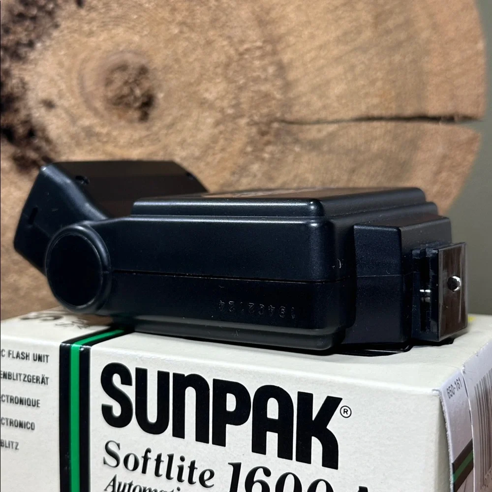 SUNPAK Softlite 1600A Automatic Exposure Control Camera Flash